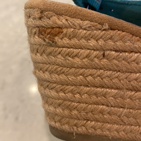 Minnetonka Turquoise Leather Upper Sandal Wedges - Picture 4 of 6